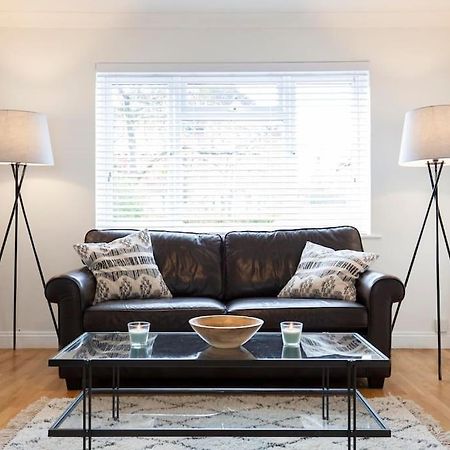 3 Bed House/Garden/Wi-Fi/Parking/Central Location Villa Guildford Exteriör bild