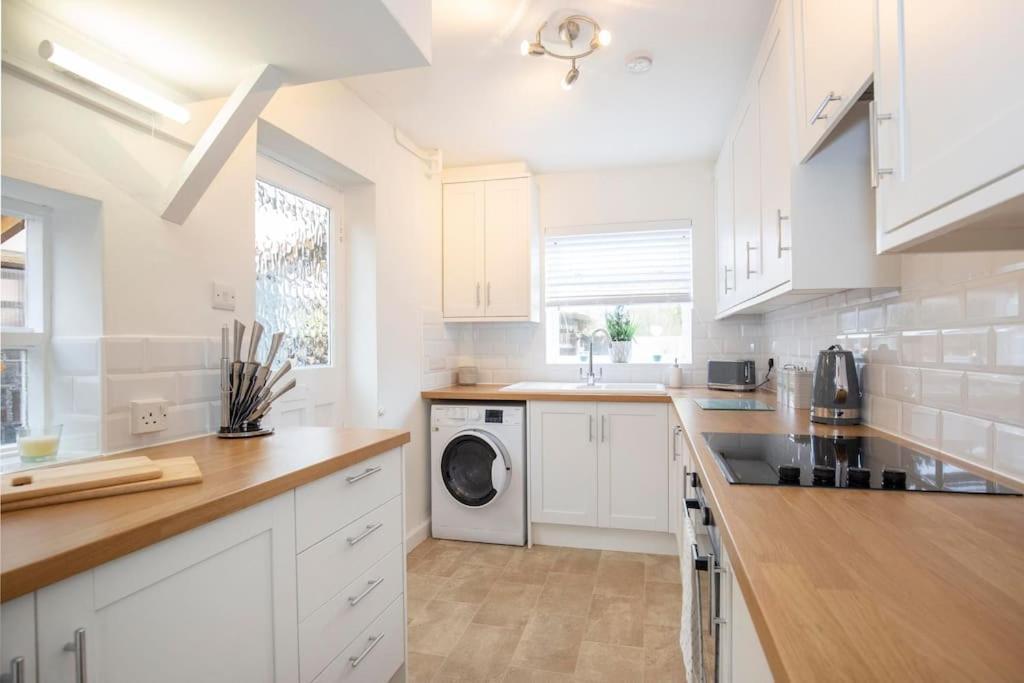 3 Bed House/Garden/Wi-Fi/Parking/Central Location Villa Guildford Exteriör bild