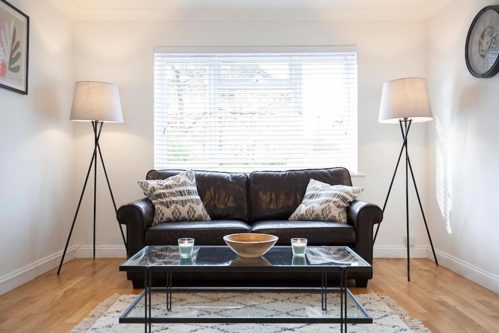 3 Bed House/Garden/Wi-Fi/Parking/Central Location Villa Guildford Exteriör bild
