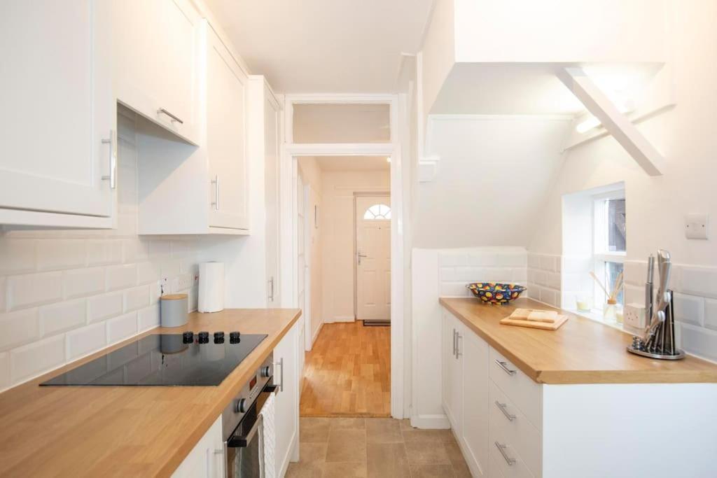 3 Bed House/Garden/Wi-Fi/Parking/Central Location Villa Guildford Exteriör bild