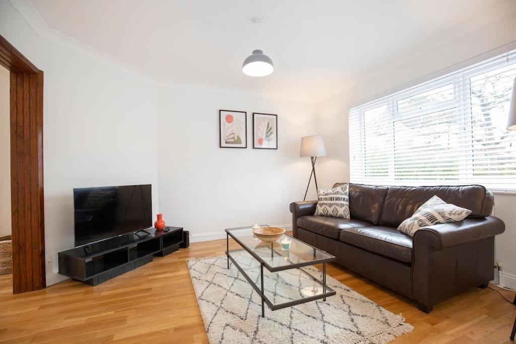 3 Bed House/Garden/Wi-Fi/Parking/Central Location Villa Guildford Exteriör bild