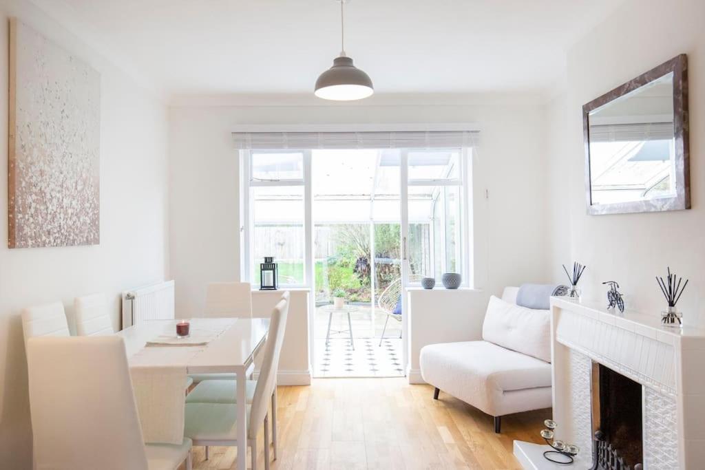 3 Bed House/Garden/Wi-Fi/Parking/Central Location Villa Guildford Exteriör bild