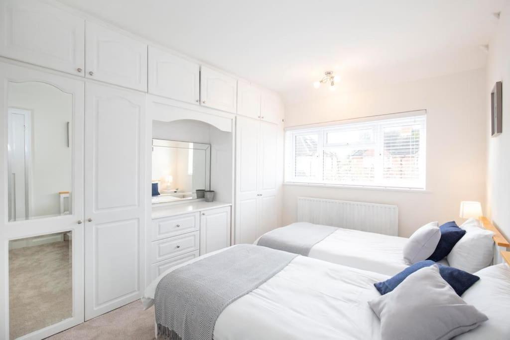 3 Bed House/Garden/Wi-Fi/Parking/Central Location Villa Guildford Exteriör bild